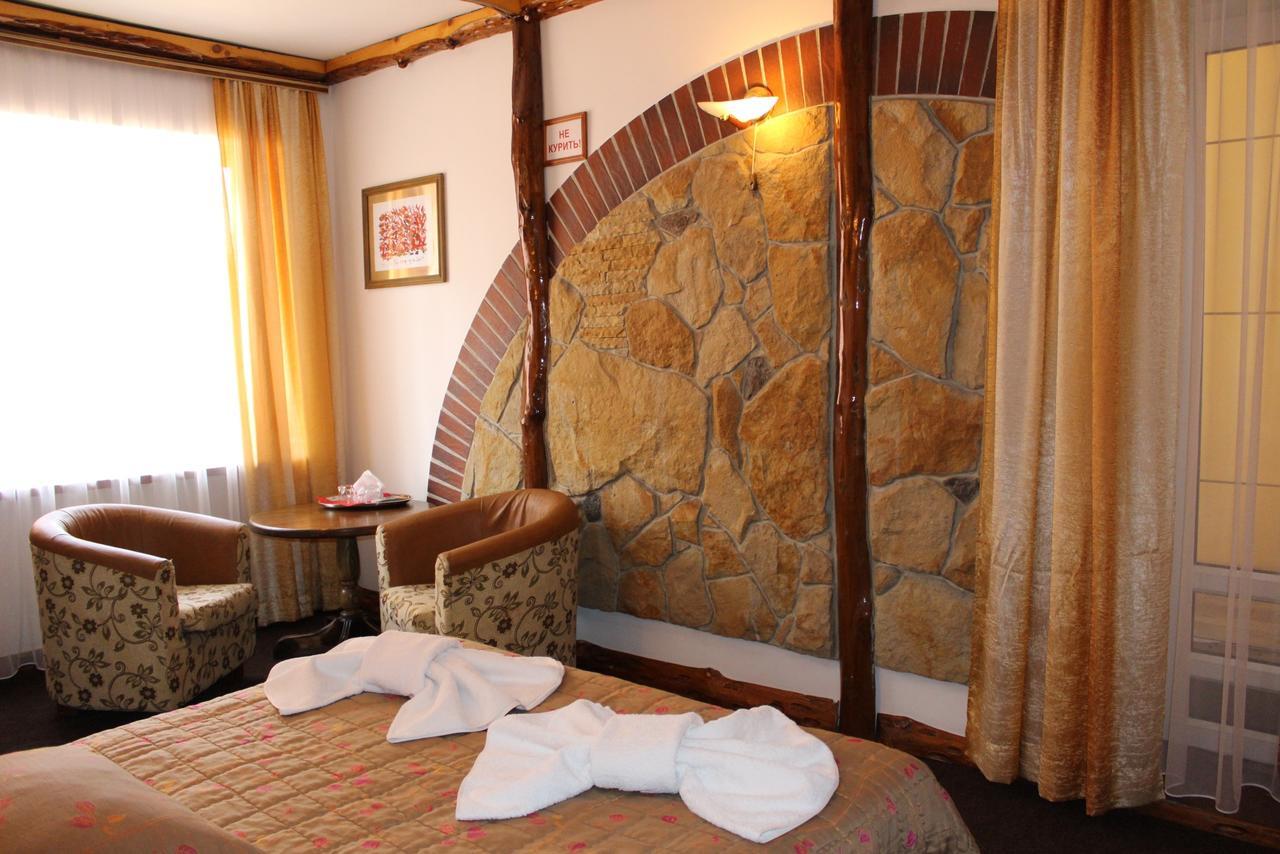 Ideal Hotel *
